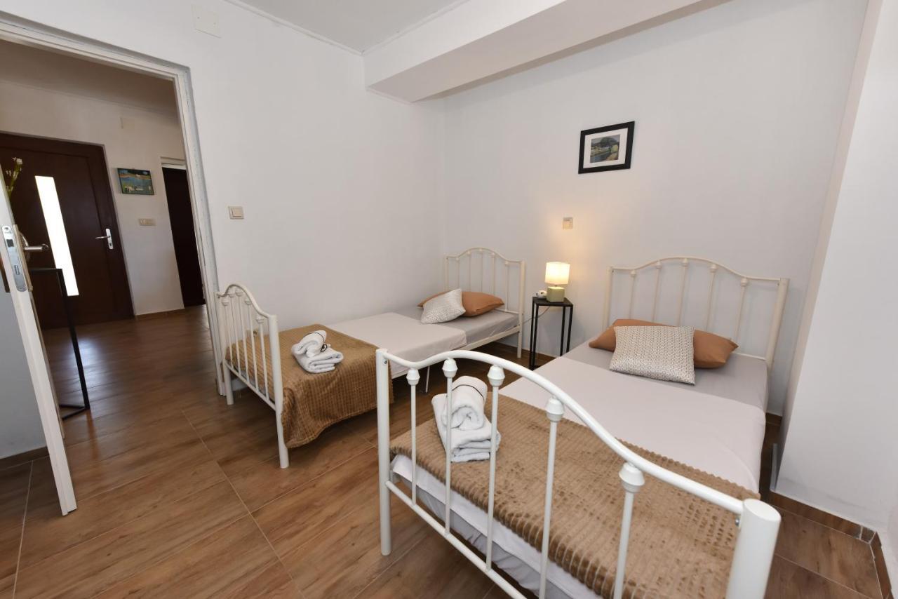 Apartment Loro With Jacuzzi Posedarje Exterior foto